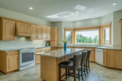 8459 Burr Oak Loop, Bismarck, ND 58501 photo 13