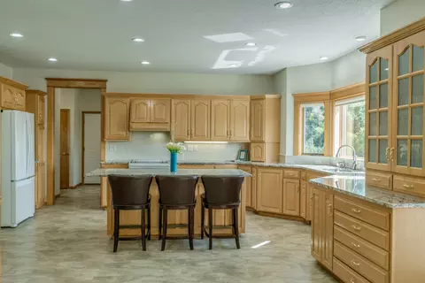 8459 Burr Oak Loop, Bismarck, ND 58501 photo 22