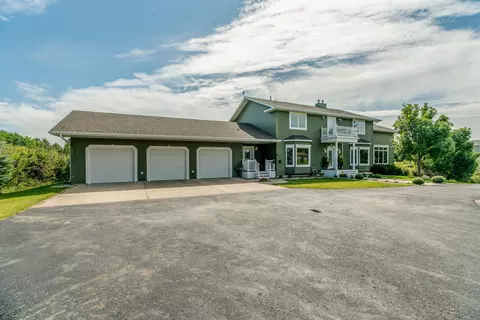 8459 Burr Oak Loop, Bismarck, ND 58501 photo 4