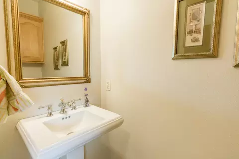 8459 Burr Oak Loop, Bismarck, ND 58501 photo 21