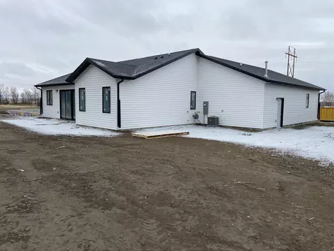 5420 Hendrickson Dr, Bismarck, ND 58503 photo 3