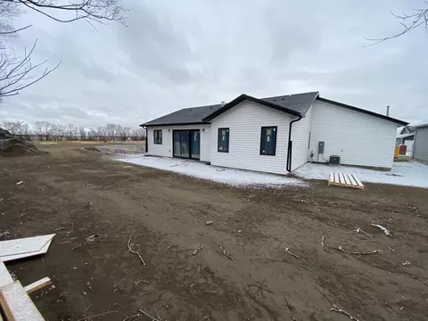 5420 Hendrickson Dr, Bismarck, ND 58503 photo 6