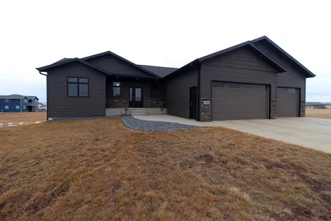 3280 James Dr N, Mandan, ND 58554 photo 1