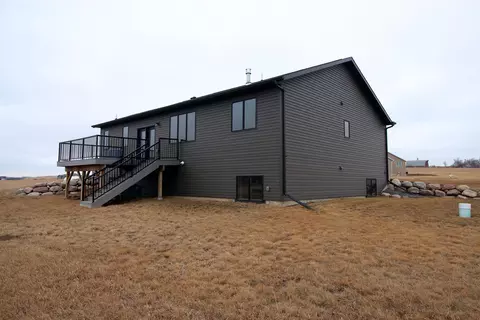 3280 James Dr N, Mandan, ND 58554 photo 2