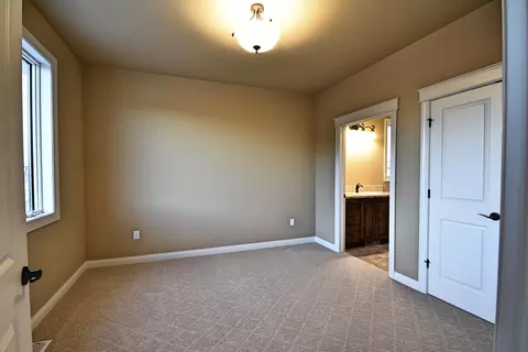 1308 Community Loop, Bismarck, ND 58503 photo 25