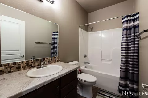 409 Fields Ct SE, Mandan, ND 58554 photo 13