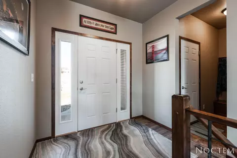 409 Fields Ct SE, Mandan, ND 58554 photo 3