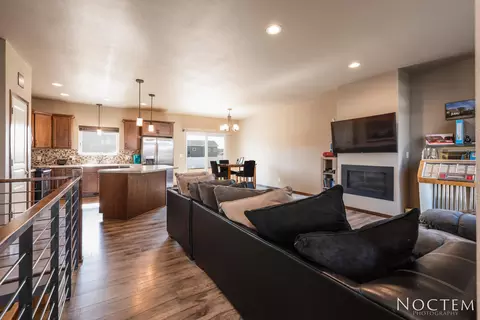 409 Fields Ct SE, Mandan, ND 58554 photo 4