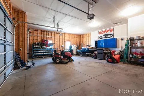 409 Fields Ct SE, Mandan, ND 58554 photo 26