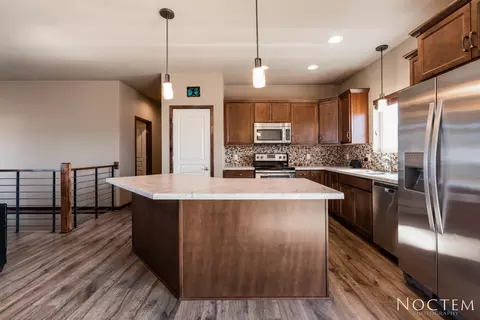 409 Fields Ct SE, Mandan, ND 58554 photo 7