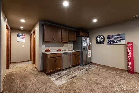 409 Fields Ct SE, Mandan, ND 58554 photo 19