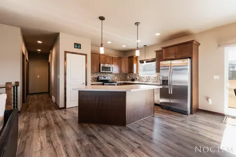409 Fields Ct SE, Mandan, ND 58554 photo 6