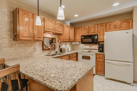 1508 Cimarron Dr, Bismarck, ND 58503 photo 2