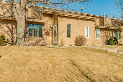 1508 Cimarron Dr, Bismarck, ND 58503 photo 1