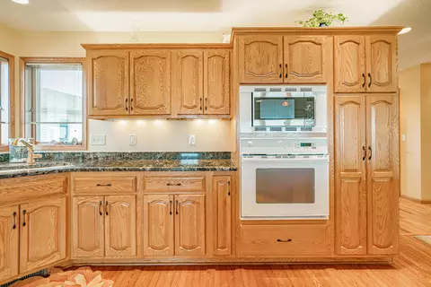 629 Huron Dr, Bismarck, ND 58503 photo 11