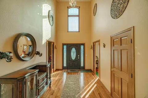 629 Huron Dr, Bismarck, ND 58503 photo 3