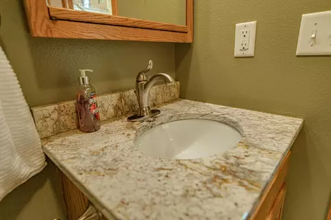629 Huron Dr, Bismarck, ND 58503 photo 43