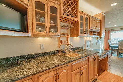 629 Huron Dr, Bismarck, ND 58503 photo 17