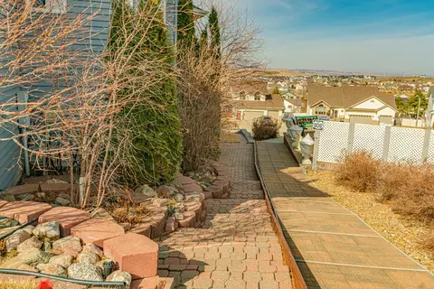 629 Huron Dr, Bismarck, ND 58503 photo 76