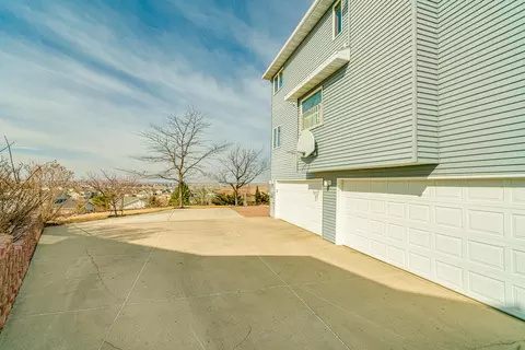 629 Huron Dr, Bismarck, ND 58503 photo 77