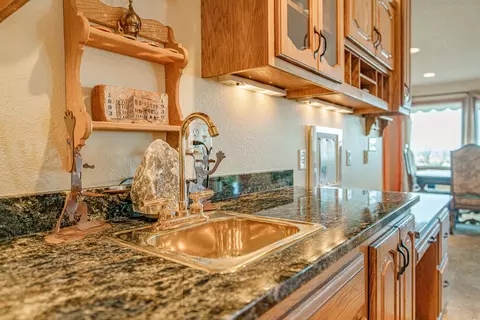 629 Huron Dr, Bismarck, ND 58503 photo 16
