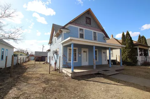 207 4th Ave NE, Mandan, ND 58554 photo 1