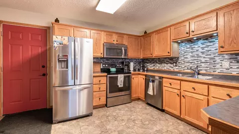 1303 3rd Ave NE, Mandan, ND 58554 photo 3