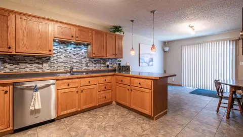 1303 3rd Ave NE, Mandan, ND 58554 photo 4