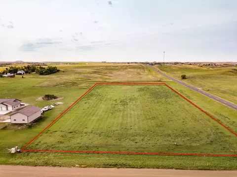 3291 James Dr N, Mandan, ND 58554 photo 1