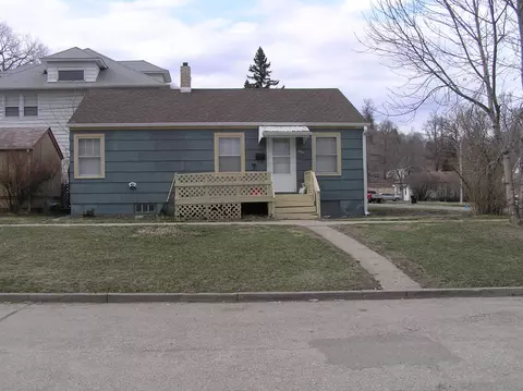 600 3rd St NW, Mandan, ND 58554 photo 1