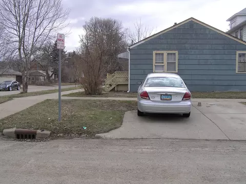 600 3rd St NW, Mandan, ND 58554 photo 2