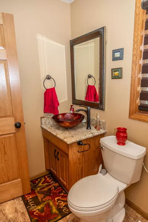 371 Napa Loop, Bismarck, ND 58504 photo 20