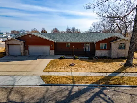 371 Napa Loop, Bismarck, ND 58504 photo 1