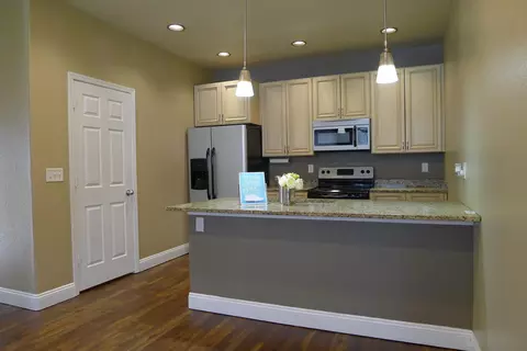 821 Canada Ave, Bismarck, ND 58503 photo 3