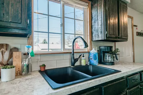 1932 N 5th St, Bismarck, ND 58501 photo 9
