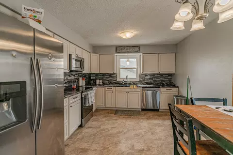 1008 3rd St NE, Mandan, ND 58554 photo 8