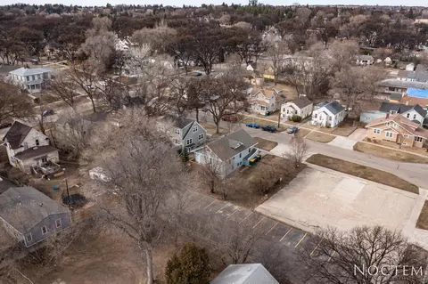 518 N 3rd St, Bismarck, ND 58501 photo 3