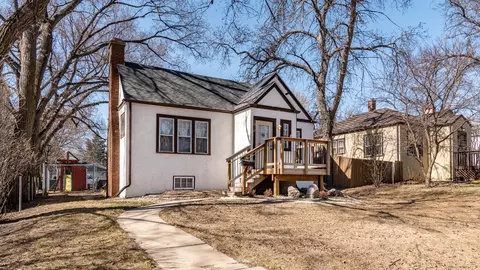 1012 8th St N, Bismarck, ND 58501 photo 2