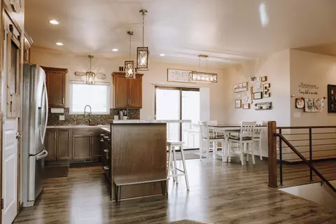 500 Fields Ct SE, Mandan, ND 58554 photo 3