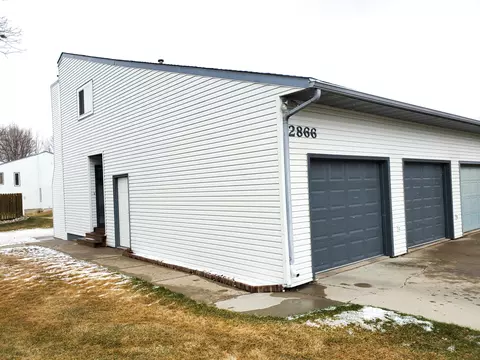 2866 Warwick Loop, Bismarck, ND 58504 photo 1