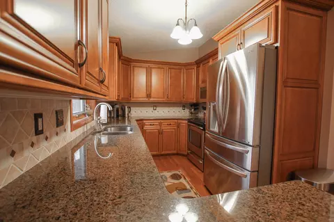 217 Quebec Ln, Bismarck, ND 58503 photo 3