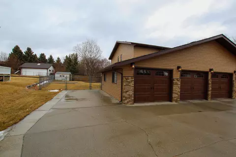 217 Quebec Ln, Bismarck, ND 58503 photo 74