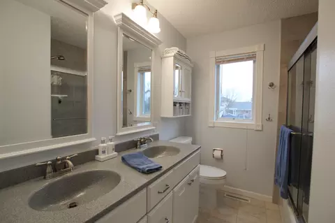 217 Quebec Ln, Bismarck, ND 58503 photo 40