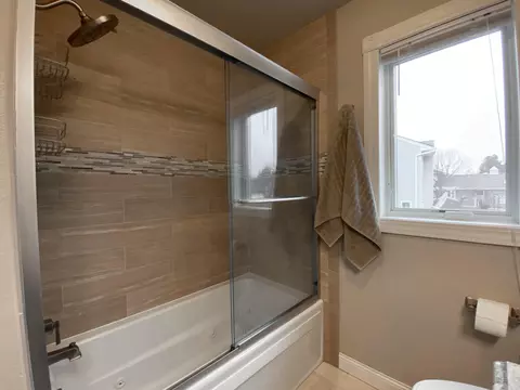 217 Quebec Ln, Bismarck, ND 58503 photo 37