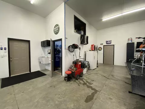 2478 Eugene Dr N, Mandan, ND 58554 photo 26