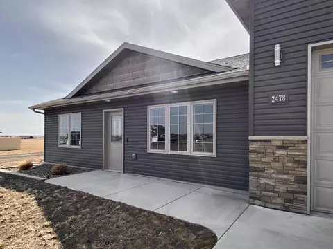 2478 Eugene Dr N, Mandan, ND 58554 photo 3