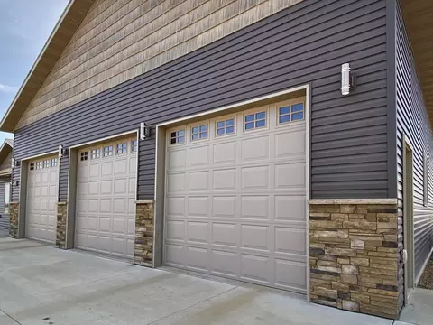 2478 Eugene Dr N, Mandan, ND 58554 photo 4