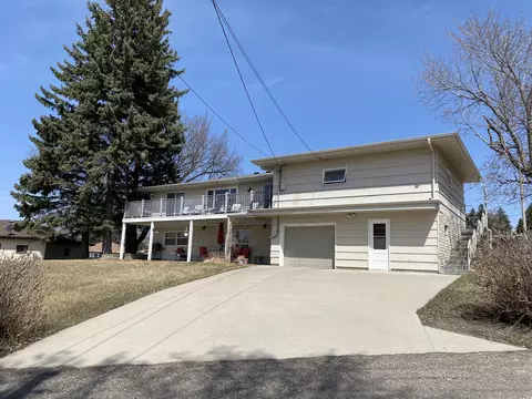 2217 E Ave E, Bismarck, ND 58501 photo 4