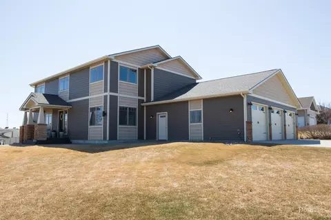 4826 Boulder Ridge Rd, Bismarck, ND 58503 photo 1