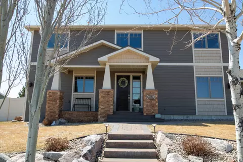 4826 Boulder Ridge Rd, Bismarck, ND 58503 photo 2